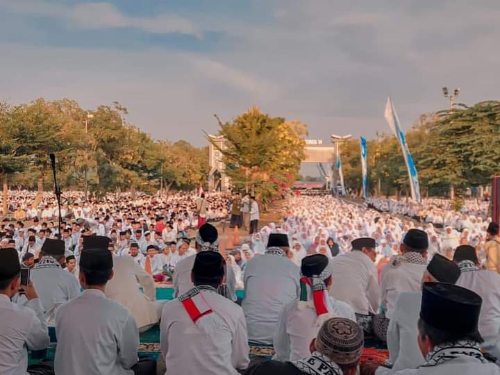 Ribuan Santri Ponpes Tebuireng Jombang Gaungkan Doa Untuk Palestina. (FOTO : Ponpes Tebuireng)