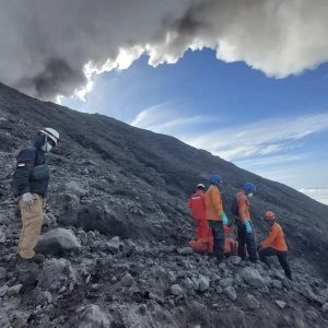 Terjebak Erupsi Gunung Marapi, 13 Pendaki Meninggal Dunia