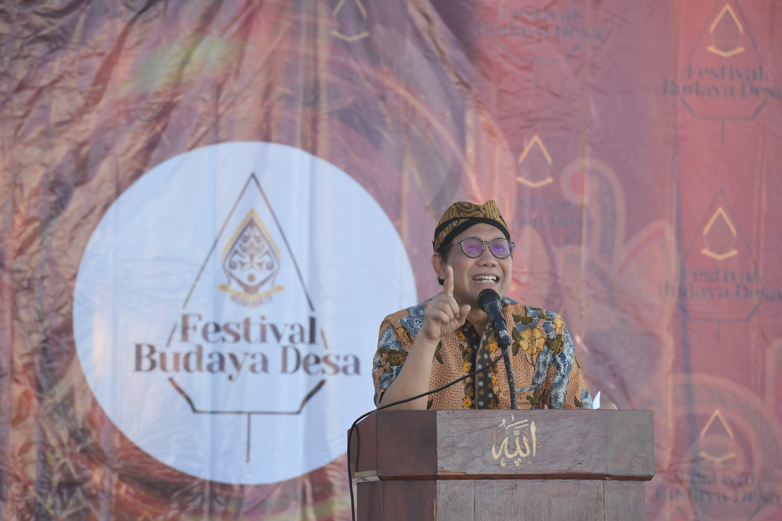 Abdul Halim Iskandar Saat Membuka Agenda Festival Budaya Desa di Jombang. (FOTO : Anggit Pujie Widodo)