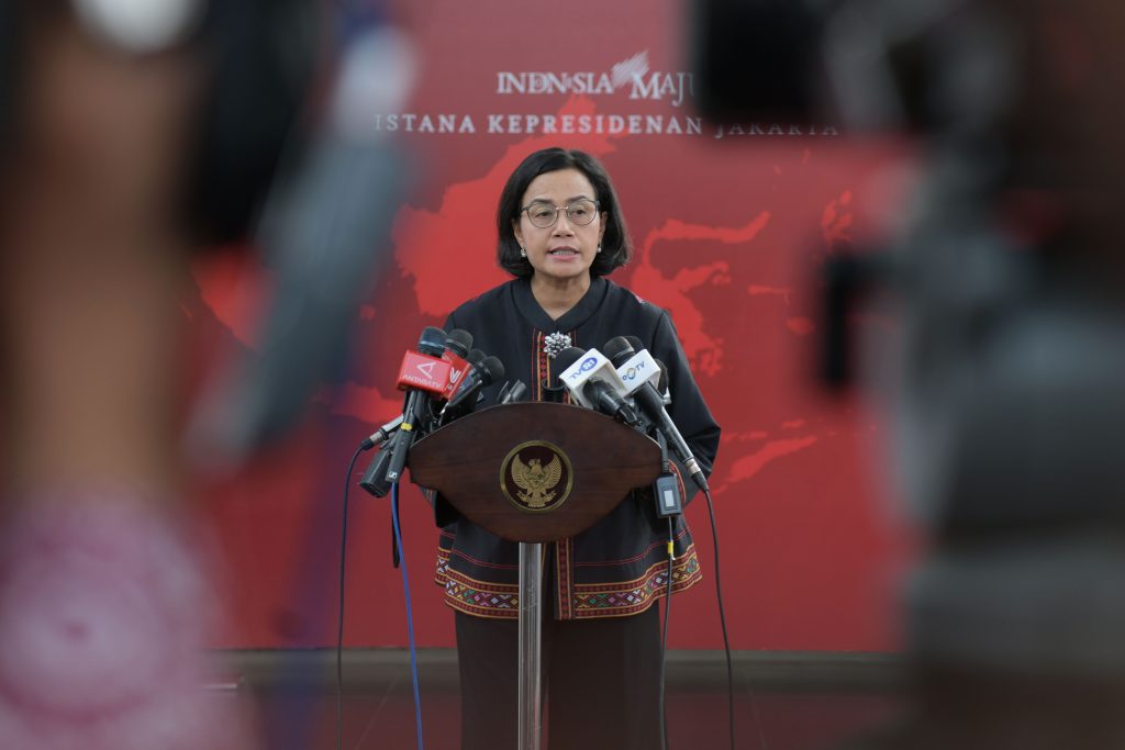 Menkeu Sri Mulyani memberikan keterangan pers, di Kompleks Istana Kepresidenan.