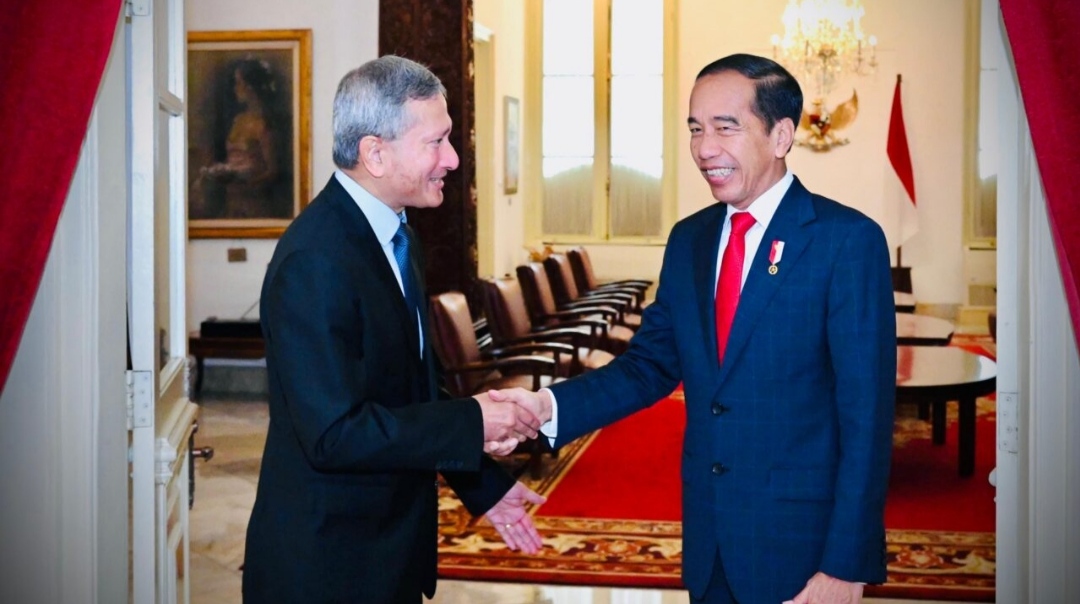 Presiden Joko Widodo menerima kunjungan kehormatan Menteri Luar Negeri (Menlu) Singapura Vivian Balakrishnan beserta delegasi di Istana Merdeka.