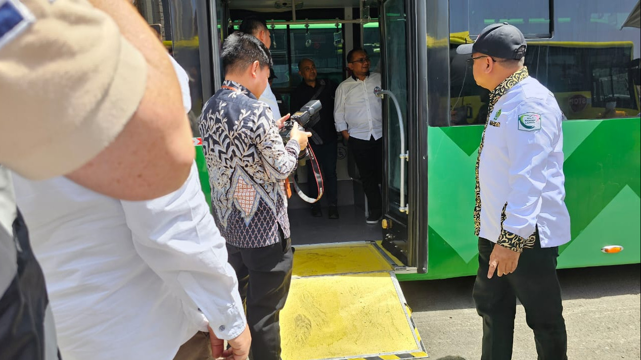 Menag cek bus salawat ramah lansia di Makkah.