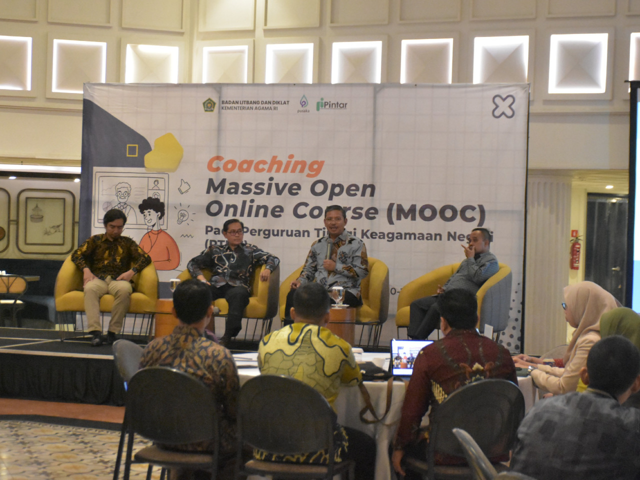 Kepala Badan Litbang dan Diklat Suyitno saat memberikan arahan Coaching MOOC pada PTKN di Jakarta.