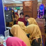 Masyarakat umum mengunjungi Conference Xtra.