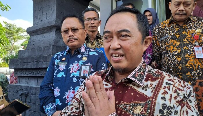 Buntut Video Mesra Viral, Kadisdikbud dan Sekretarisnya Dicopot