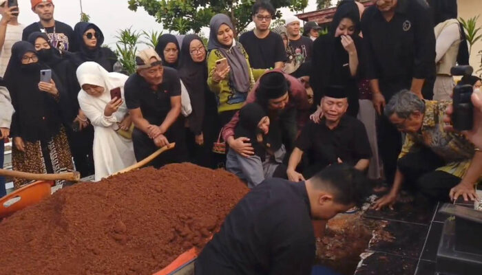 Meninggal Usia 55 Hari, Ini Pesan Haru Ayu Ting Ting untuk Ponakannya