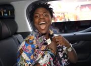 YouTuber Amerika Serikat Dapat Batik dari Malaysia, Begini Respon Netizen