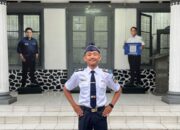 Kondektur Muda ini Diduga Tak Penuhi Syarat Tinggi Badan, Warganet: Bawaan Siapa Bang?