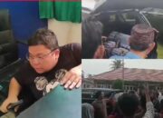 Oknum Camat di Lampung Digeruduk Warga karena Bawa APK Paslon, Sembunyi di Kolong Meja