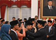 Buntut Mobil RI 36, Prabowo Ingatkan Raffi Ahmad untuk Tidak Arogan