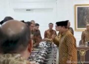 Viral, Video Bahlil Hampir Cium Tangan Gibran, Netizen: King of Menjilat