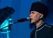 Video Lawas Aksi Panggung Ahmad Dhani Viral, Konser Sambil Baca Al Fatihah?