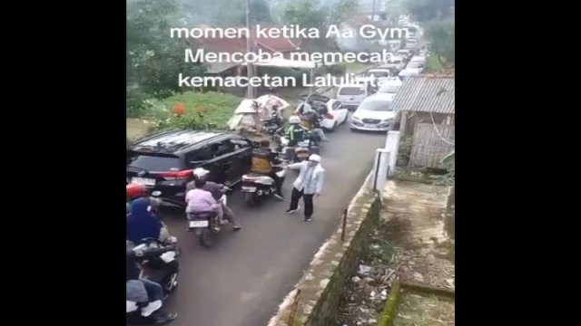 Viral, Aa Gym Bantu Mengurai Kemacetan dan Pengendara Nurut, Netizen: Polantasnya Mana?