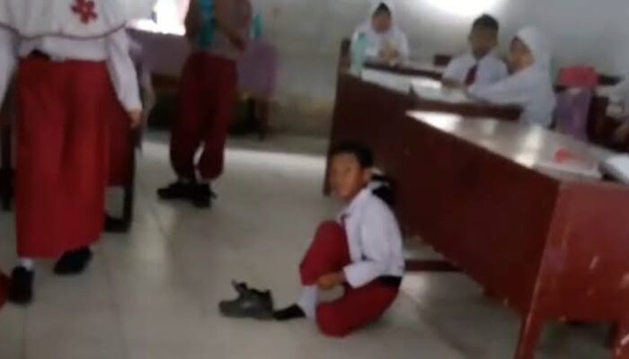 Siswa Dihukum Duduk di Lantai Gegara Nunggak SPP, Cak Imin: Kita Carikan Solusi