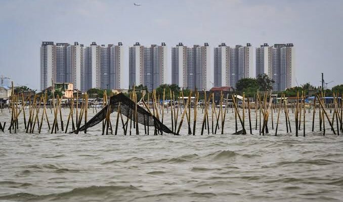 Pagar Laut Misterius 30 kilometer, Ada Jual Beli Pantai dan Laut?