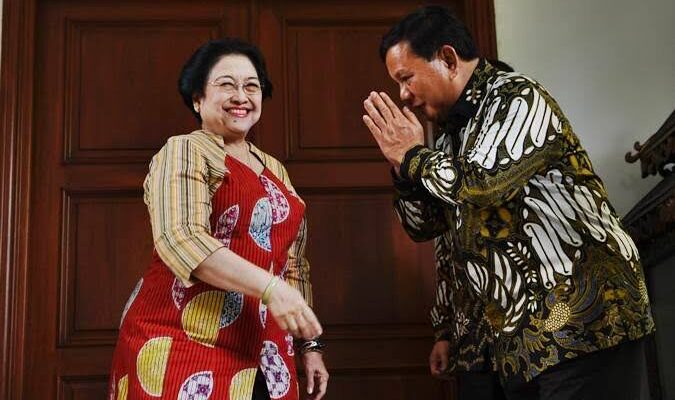 Hasto Diperiksa KPK, Benarkah Megawati Menelepon Prabowo tuk Minta Tolong?