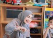 Ria Ricis Wujudkan Impian Jadi Guru TK
