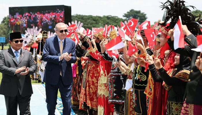 Presiden Erdogan Terharu Atas Sambutan Hangat yang di berikan oleh Warga Indonesia