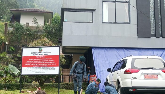 Diduga Penyabab Banjir, Kemenhut Segel 4 Villa di Puncak 