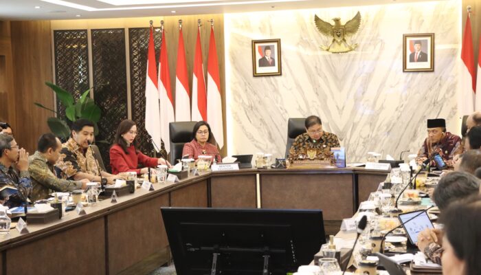 Menteri PKP Sampaikan Progres KUR Perumahan Dalam Ratas Pembahasan Kebijakan Pendorong Pertumbuhan Ekonomi