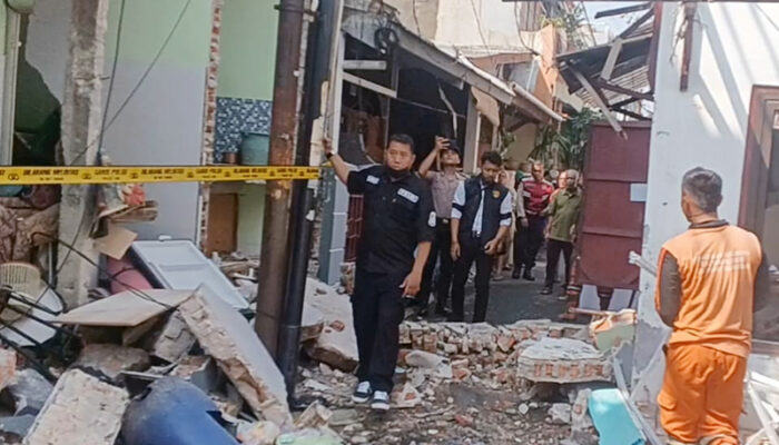 Ledakan Tabung Gas Hancurkan Rumah Warga di Malaka Sari