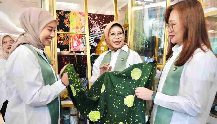 Fatma Saifullah Resmikan Galeri DWP Kemensos, Promosikan Produk Unggulan Kelompok Rentan dan Disabilitas