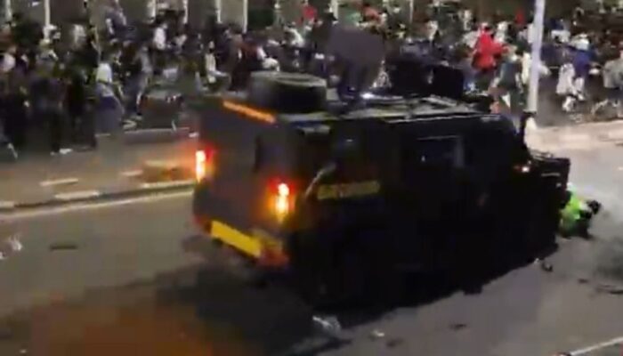 Driver Ojol Dilindas Barracuda Brimob Saat Demo Ricuh di DPR