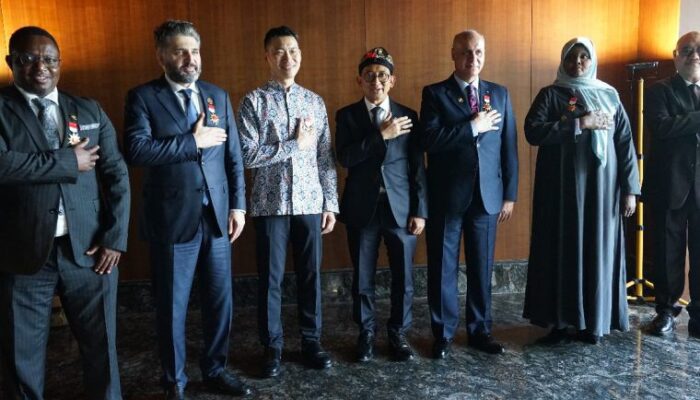 Simbol Apresiasi dan Komitmen Bersama, Menteri Kebudayaan Anugerahkan Medali dan Sertifikat CHANDI 2025 untuk Penguatan Diplomasi Budaya