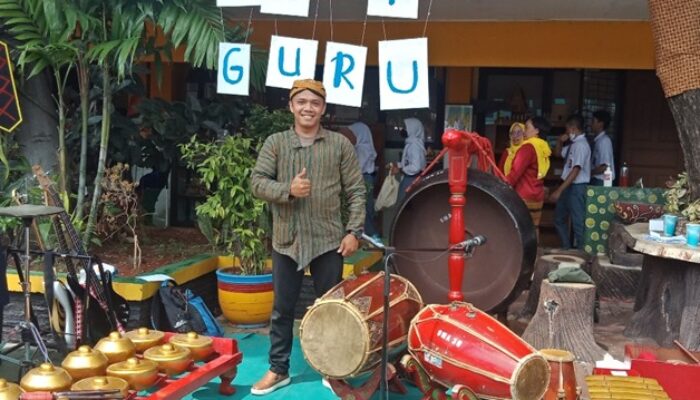 Selamat Hari Guru, Selamatkan Beban Guru