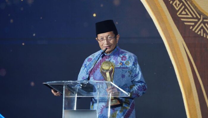 Menag Nasaruddin Umar Dianugerahi sebagai Tokoh Kerukunan Nasional 2025