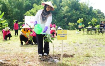 Tanam Pohon di HUT Bhayangkari, Ning Hani: Ini Aksi Konkrit Menjaga Ekosistem Penghijauan